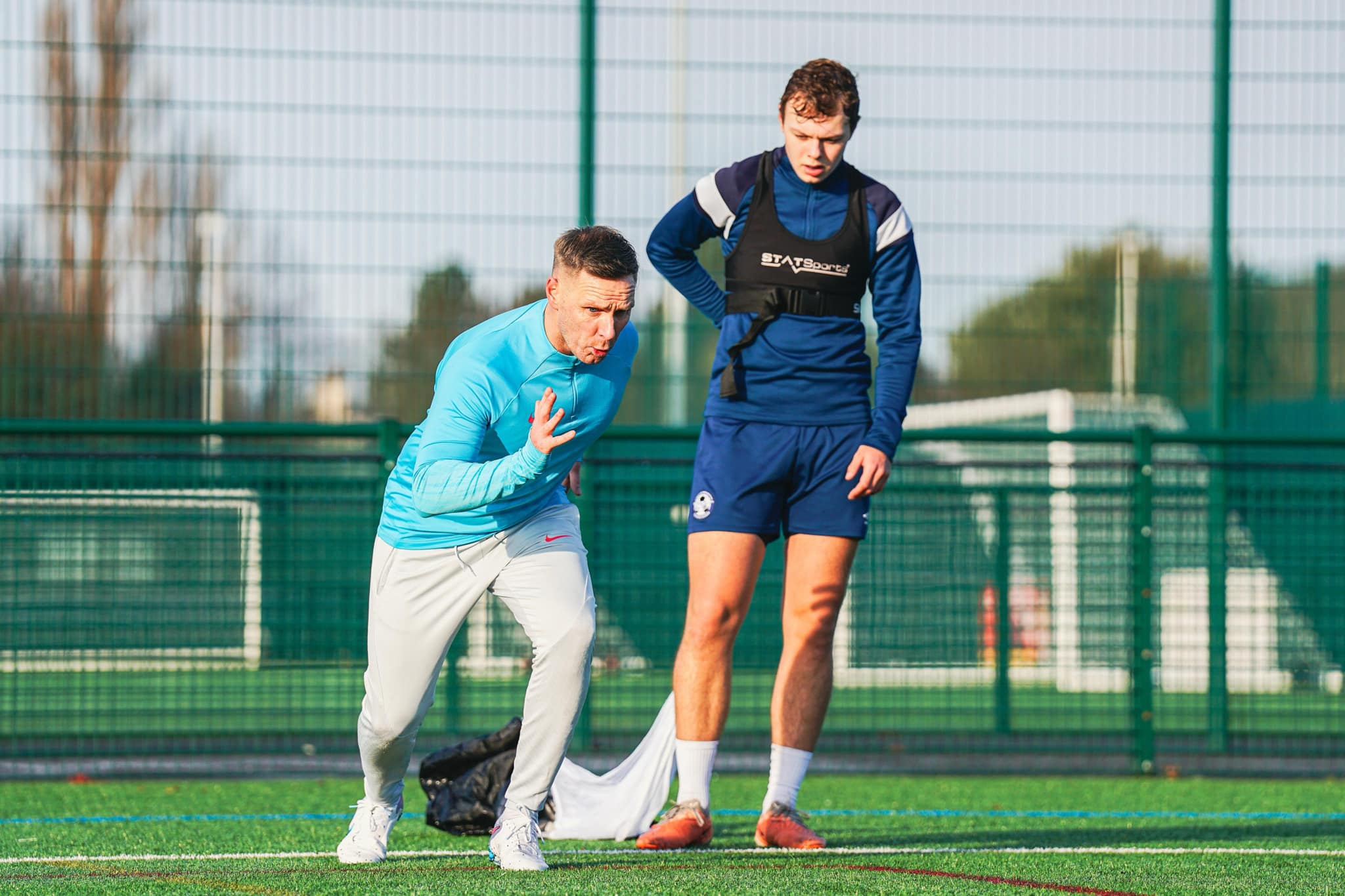 Elite coaching session - Mike Edge demonstrating sprint technique with client